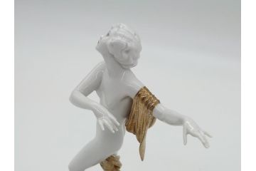 ドイツ　ローゼンタール(Rosenthal)　裸婦　女性　今にも動き出しそうなしなやかな造りのフィギュリン(陶磁器、置物)(R-061141)