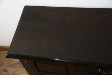 中古　松本民芸家具　クラシカルなデザインがおしゃれなA型ドレッサー(サイドボード、サイドキャビネット、引き出し、サイドチェスト、収納棚、ドレッシングチェスト)(定価約48万円)(R-061168)