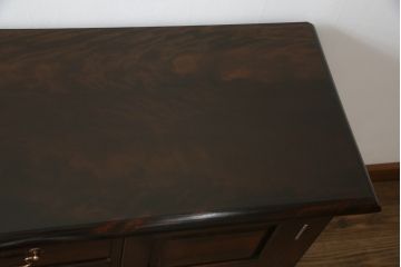 中古　松本民芸家具　クラシカルなデザインがおしゃれなA型ドレッサー(サイドボード、サイドキャビネット、引き出し、サイドチェスト、収納棚、ドレッシングチェスト)(定価約48万円)(R-061168)