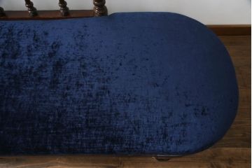 イギリスアンティーク　マホガニー材　上品な挽き物加工や装飾が目を惹く!　クラシカルで気品漂うシェーズロング(カウチソファ、セティ、2人掛けソファ、2P、二人掛け、長椅子、キャスター、キャスターカップ)(R-061169)