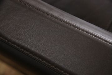中古　美品　イタリア　Chateau d'Ax(シャトーダックス)　本革　2.5人掛け　美しい色艶が魅力的なレザーソファ(2人掛けソファ、2P、3人掛けソファ、3P、アームソファ)(R-061171)