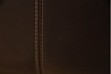 中古　美品　イタリア　Chateau d'Ax(シャトーダックス)　本革　2.5人掛け　美しい色艶が魅力的なレザーソファ(2人掛けソファ、2P、3人掛けソファ、3P、アームソファ)(R-061171)