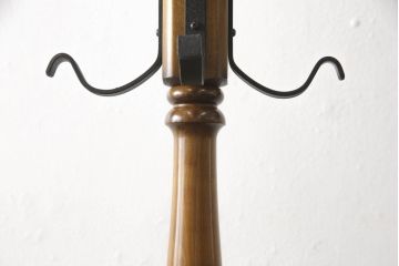 中古　カリモク家具(karimoku)　上品な挽き物加工が施されたポールハンガー(コートハンガー、帽子掛け、店舗什器)(R-061179)