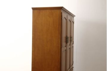 中古　美品　横浜クラシック家具　ダニエル(Daniel)　アーリーアメリカン　温かみのある雰囲気と上品な佇まいが魅力のワードローブ(洋服タンス、衣装タンス、収納棚、キャビネット)(R-061188)