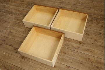 中古　美品　横浜クラシック家具　ダニエル(Daniel)　アーリーアメリカン　温かみのある雰囲気と上品な佇まいが魅力のワードローブ(洋服タンス、衣装タンス、収納棚、キャビネット)(R-061188)