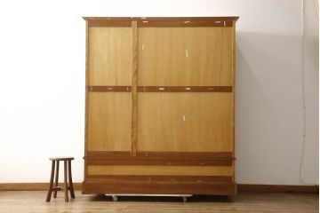 中古　美品　横浜クラシック家具　ダニエル(Daniel)　アーリーアメリカン　温かみのある雰囲気と上品な佇まいが魅力のワードローブ(洋服タンス、衣装タンス、収納棚、キャビネット)(R-061188)