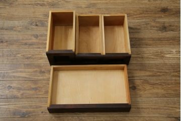 中古　松本民芸家具　シックな色合いと直線的なデザインが美しい309型三面鏡(ドレッサー、鏡台)(R-061190)
