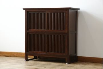 中古　松本民芸家具　A型舞良茶タンス　和モダンの空間づくりにも活躍する収納棚(下駄箱、靴箱、本箱、戸棚、食器棚)(R-061191)