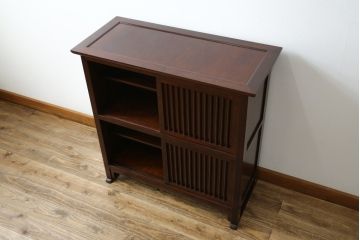 中古　松本民芸家具　A型舞良茶タンス　和モダンの空間づくりにも活躍する収納棚(下駄箱、靴箱、本箱、戸棚、食器棚)(R-061191)