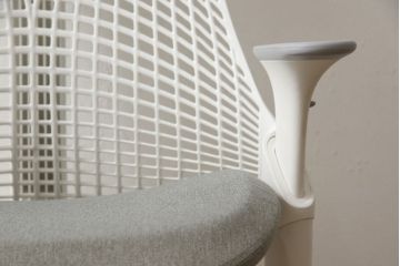 中古　美品　HermanMiller(ハーマンミラー社)　立体的な背もたれが印象的なセイルチェア(SAYL Chair)(オフィスチェア、アームチェア、ワークチェア)(R-061209)