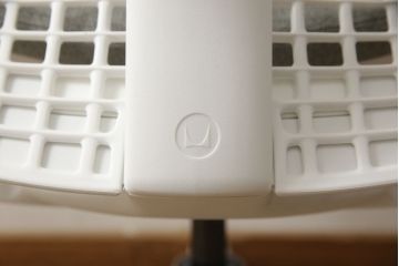 中古　美品　HermanMiller(ハーマンミラー社)　立体的な背もたれが印象的なセイルチェア(SAYL Chair)(オフィスチェア、アームチェア、ワークチェア)(R-061209)