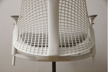 中古　美品　HermanMiller(ハーマンミラー社)　立体的な背もたれが印象的なセイルチェア(SAYL Chair)(オフィスチェア、アームチェア、ワークチェア)(R-061210)