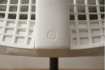 中古　美品　HermanMiller(ハーマンミラー社)　立体的な背もたれが印象的なセイルチェア(SAYL Chair)(オフィスチェア、アームチェア、ワークチェア)(R-061210)