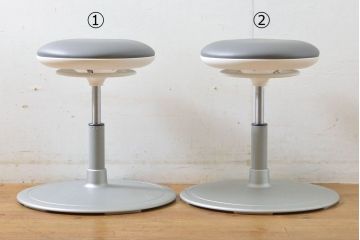 中古　超美品　オカムラ(OKAMURA)　医療福祉用　円盤脚　抗菌　丸みのあるフォルムがかわいらしいスツール2脚セット(丸椅子、回転椅子、イス)(2脚で定価約124000円)(R-061213)
