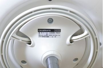 中古　超美品　オカムラ(OKAMURA)　医療福祉用　円盤脚　抗菌　丸みのあるフォルムがかわいらしいスツール2脚セット(丸椅子、回転椅子、イス)(2脚で定価約124000円)(R-061213)