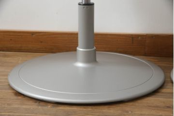 中古　超美品　オカムラ(OKAMURA)　医療福祉用　円盤脚　抗菌　丸みのあるフォルムがかわいらしいスツール2脚セット(丸椅子、回転椅子、イス)(2脚で定価約124000円)(R-061215)