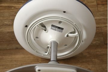 中古　超美品　オカムラ(OKAMURA)　医療福祉用　円盤脚　抗菌　丸みのあるフォルムがかわいらしいスツール2脚セット(丸椅子、回転椅子、イス)(2脚で定価約124000円)(R-061216)