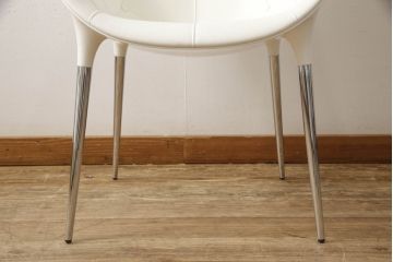 中古　展示品　超美品　Cassinaixc.(カッシーナイクスシー)　Philippe Starck(フィリップ・スタルク)　246　PASSION(パシオン)　本革　丸みのあるボディと華奢な脚のバランスが美しいアームチェア(ダイニングチェア、椅子、イス、レザー)(定価約21万円)(R-061219)