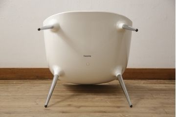 中古　展示品　超美品　Cassinaixc.(カッシーナイクスシー)　Philippe Starck(フィリップ・スタルク)　246　PASSION(パシオン)　本革　丸みのあるボディと華奢な脚のバランスが美しいアームチェア(ダイニングチェア、椅子、イス、レザー)(定価約21万円)(R-061219)