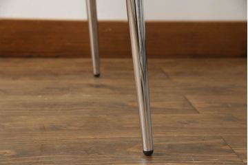 中古　展示品　超美品　Cassinaixc.(カッシーナイクスシー)　Philippe Starck(フィリップ・スタルク)　246　PASSION(パシオン)　本革　丸みのあるボディと華奢な脚のバランスが美しいアームチェア(ダイニングチェア、椅子、イス、レザー)(定価約21万円)(R-061221)
