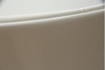 中古　展示品　超美品　Cassinaixc.(カッシーナイクスシー)　Philippe Starck(フィリップ・スタルク)　246　PASSION(パシオン)　本革　丸みのあるボディと華奢な脚のバランスが美しいアームチェア(ダイニングチェア、椅子、イス、レザー)(定価約21万円)(R-061221)
