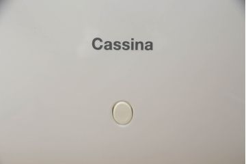 中古　展示品　超美品　Cassinaixc.(カッシーナイクスシー)　Philippe Starck(フィリップ・スタルク)　246　PASSION(パシオン)　本革　丸みのあるボディと華奢な脚のバランスが美しいアームチェア(ダイニングチェア、椅子、イス、レザー)(定価約21万円)(R-061221)