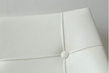 中古　展示品　超美品　Cassinaixc.(カッシーナイクスシー)　Philippe Starck(フィリップ・スタルク)　246　PASSION(パシオン)　本革　丸みのあるボディと華奢な脚のバランスが美しいアームチェア(ダイニングチェア、椅子、イス、レザー)(定価約21万円)(R-061223)