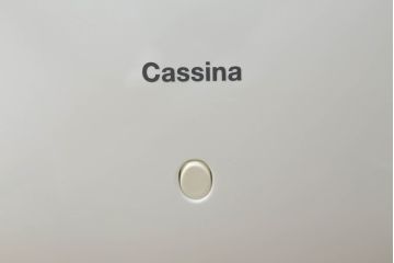 中古　展示品　超美品　Cassinaixc.(カッシーナイクスシー)　Philippe Starck(フィリップ・スタルク)　246　PASSION(パシオン)　本革　丸みのあるボディと華奢な脚のバランスが美しいアームチェア(ダイニングチェア、椅子、イス、レザー)(定価約21万円)(R-061223)