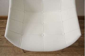 中古　展示品　超美品　Cassinaixc.(カッシーナイクスシー)　Philippe Starck(フィリップ・スタルク)　246　PASSION(パシオン)　本革　丸みのあるボディと華奢な脚のバランスが美しいアームチェア(ダイニングチェア、椅子、イス、レザー)(定価約21万円)(R-061224)
