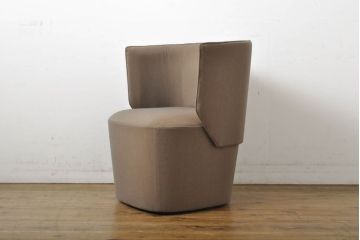 中古　展示品　超美品　arflex(アルフレックス)　BRERA(ブレラ)　シンプルモダンなデザインが魅力のラウンジチェア(1人掛けソファ、1P、回転椅子、イス)(定価約26万円)(R-061226)