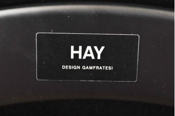 中古　美品　国内未入荷(海外限定アイテム品)　デンマーク　HAY(ヘイ)　Dorso(ドルソ)　GamFratesi(ガムフラテージ)　イージーチェア　モダンなラウンジチェア(1人掛けソファ、1P、回転椅子、アームチェア、イス、北欧)(定価約30万円)(R-061228)