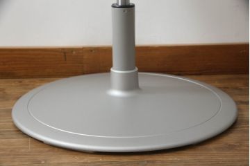中古　超美品　オカムラ(OKAMURA)　医療福祉用　円盤脚　抗菌　丸みのあるフォルムがかわいらしいスツール(丸椅子、回転椅子、イス)(定価約62000円)(R-061231)