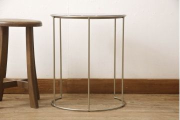 中古　展示品　超美品　arflex(アルフレックス)　CLIPS(クリップス)　ブロンズ　モダンな空間を演出するコーヒーテーブル(丸テーブル、ラウンドテーブル、サイドテーブル)(定価約14万円)(R-061234)