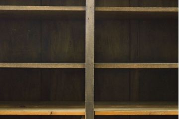 和製アンティーク　昭和中期　特大　上手物　ナラ(楢)材　大正ロマン香る佇まいが存在感を放つキャビネット(書棚、本棚、収納棚、本箱、食器棚、引き出し、戸棚)(R-061236)