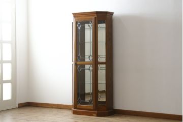 中古　美品　三越家具(現カントリーハウス)　Brugge(ブルージュ)　背面鏡張り　クラシカルな佇まいのキュリオケース(ガラスケース、ショーケース、飾り棚、陳列棚、キャビネット)(R-061237)