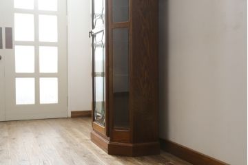 中古　美品　三越家具(現カントリーハウス)　Brugge(ブルージュ)　背面鏡張り　クラシカルな佇まいのキュリオケース(ガラスケース、ショーケース、飾り棚、陳列棚、キャビネット)(R-061237)