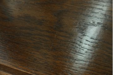 中古　美品　カリモク家具(karimoku)　domani(ドマーニ)　Morganton(モーガントン)　ディスプレイ什器におすすめ!ヒッコリーブラウンのガラスキャビネット(ガラスケース、飾り棚、陳列棚)(定価約70万円)(R-061241)