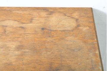 イギリスアンティーク　オーク材　脚のデザインがお洒落!!鍵付き収納を兼ね備えたサイドテーブル(コンソールテーブル、サイドボード、サイドキャビネット、サイドチェスト)(R-061257)