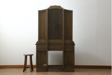中古　神戸洋家具　神戸・トアロード　伊藤家具店　職人技が光る!細やかな彫りの装飾が目を引くドレッサー&チェアセット(鏡台、サイドチェスト、ミラー、椅子)(R-061259)