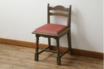 中古　神戸洋家具　神戸・トアロード　伊藤家具店　職人技が光る!細やかな彫りの装飾が目を引くドレッサー&チェアセット(鏡台、サイドチェスト、ミラー、椅子)(R-061259)