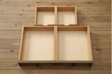 中古　神戸洋家具　神戸・トアロード　伊藤家具店　職人技が光る!細やかな彫りの装飾が目を引くライティングビューロー(簿記机、引き出し、チェスト、在宅用、在宅ワーク)(R-061261)