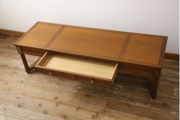 中古　DREXEL HERITAGE(ドレクセルヘリテイジ)　Triune(トライユン)　マホガニー材　洗練されたデザインとクラシカルな佇まいが魅力的なセンターテーブル(カクテルテーブル、リビングテーブル、ローテーブル)(R-061263)