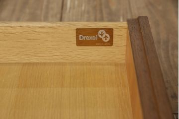 中古　DREXEL HERITAGE(ドレクセルヘリテイジ)　Triune(トライユン)　マホガニー材　洗練されたデザインとクラシカルな佇まいが魅力的なセンターテーブル(カクテルテーブル、リビングテーブル、ローテーブル)(R-061263)