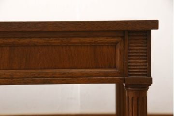 中古　DREXEL HERITAGE(ドレクセルヘリテイジ)　Triune(トライユン)　マホガニー材　洗練されたデザインとクラシカルな佇まいが魅力的なセンターテーブル(カクテルテーブル、リビングテーブル、ローテーブル)(R-061263)