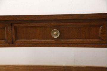 中古　DREXEL HERITAGE(ドレクセルヘリテイジ)　Triune(トライユン)　マホガニー材　洗練されたデザインとクラシカルな佇まいが魅力的なセンターテーブル(カクテルテーブル、リビングテーブル、ローテーブル)(R-061263)