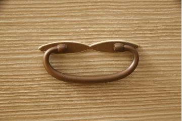 中古　伝統工芸士　吉沢昭次作　凛とした佇まいが気品を感じさせる加茂桐箪笥(大丸、桐たんす、着物箪笥、衣装タンス、和タンス、和たんす、引き出し)(R-061271)