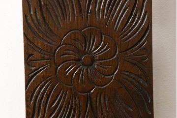 イギリスアンティーク　オーク材　大振りな花の意匠とバルボスレッグが存在感を放つダイニングチェア(イス、椅子)(R-061274)