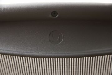 中古　超美品　Hermanmiller(ハーマンミラー社)　Bサイズ　リマスタード　座り心地を追求したアーロンチェア(オフィスチェア、アームチェア、ワークチェア)(定価約22万円)(R-061278)