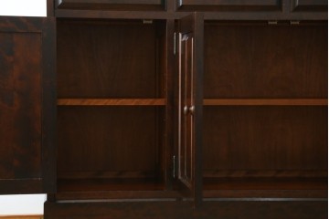 中古　北海道民芸家具　上品な佇まいが落ち着きのある空間を演出するサイドボード　(R-061283)