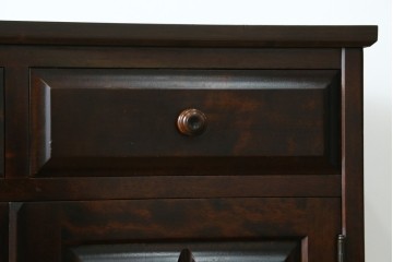 中古　北海道民芸家具　上品な佇まいが落ち着きのある空間を演出するサイドボード　(R-061283)